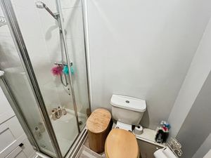 En suite- click for photo gallery